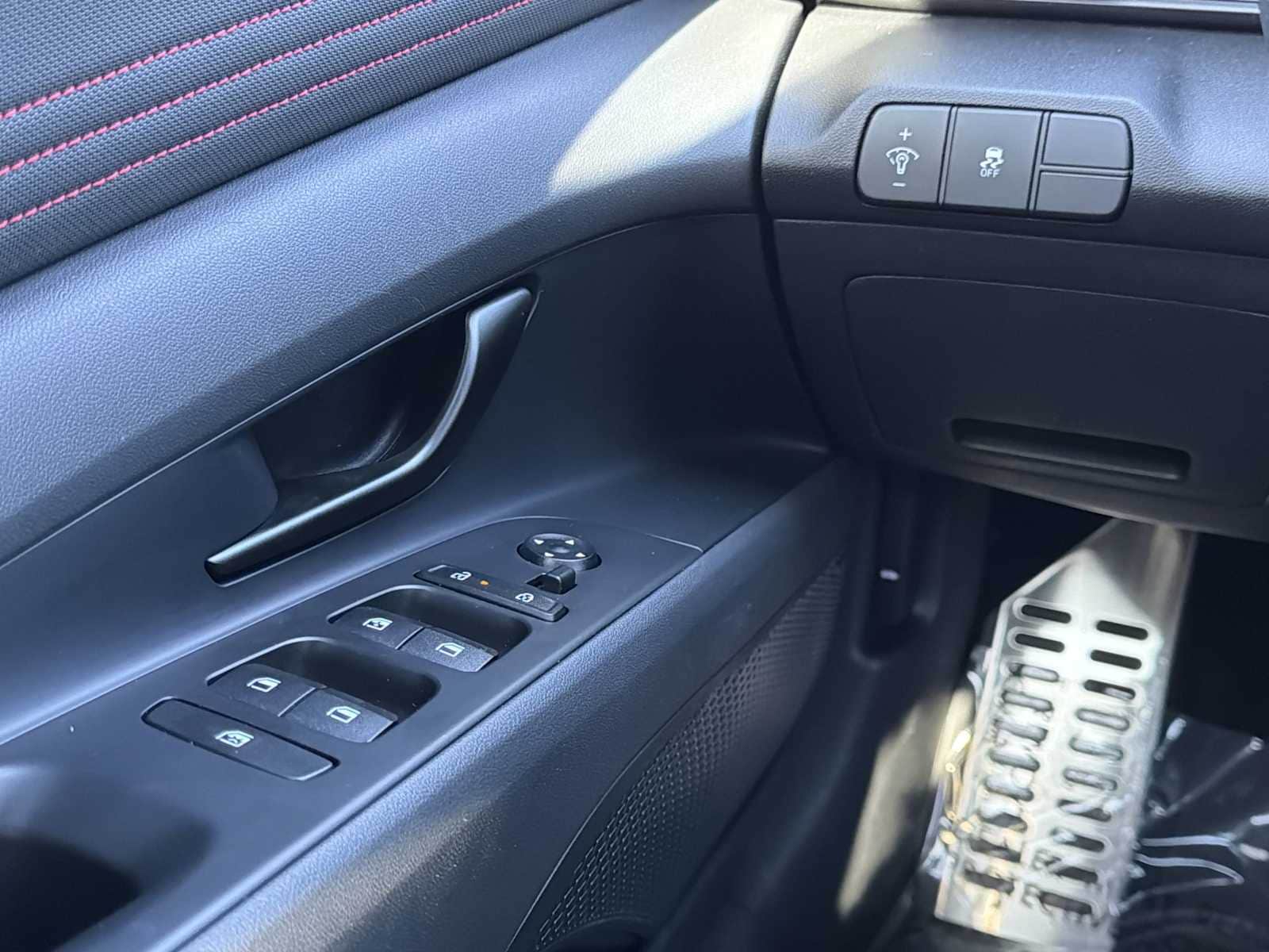 Thumbnail: 2025 Hyundai Elantra - 14