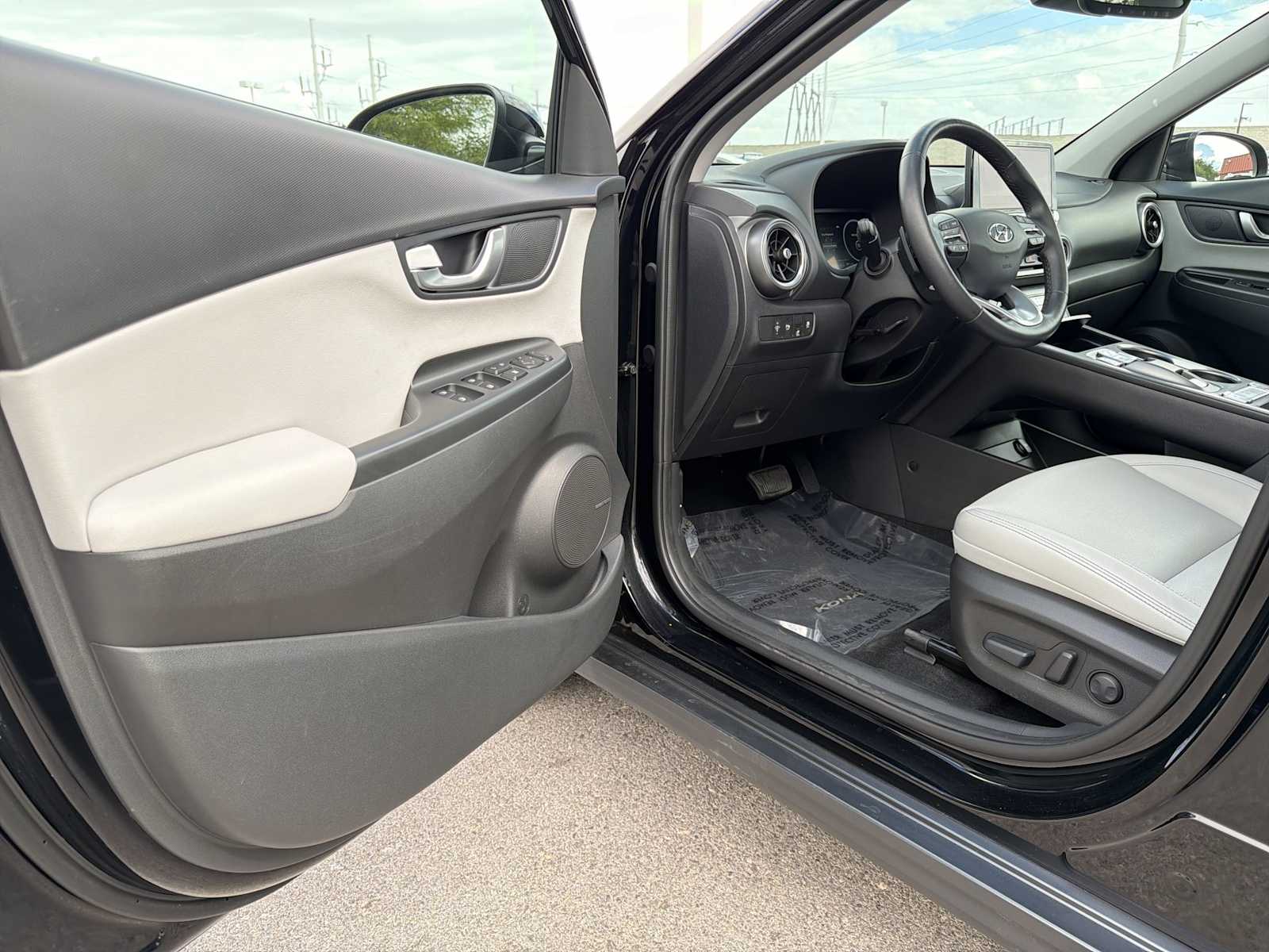 Thumbnail: 2023 Hyundai Kona - 18