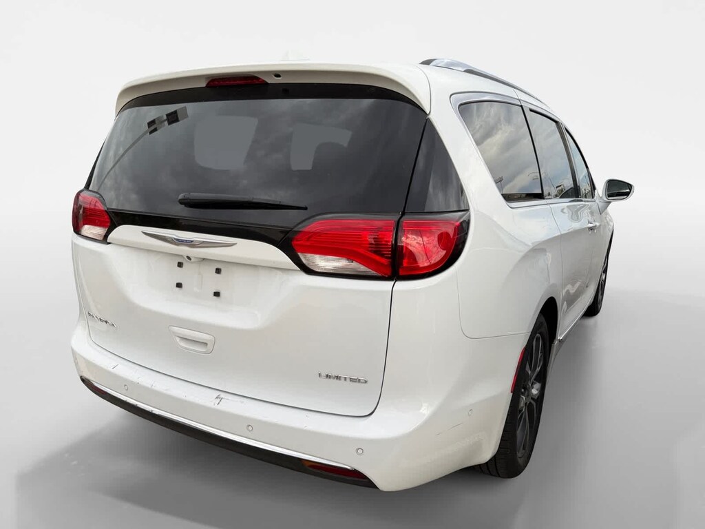 Used 2017 Chrysler Pacifica Limited Van