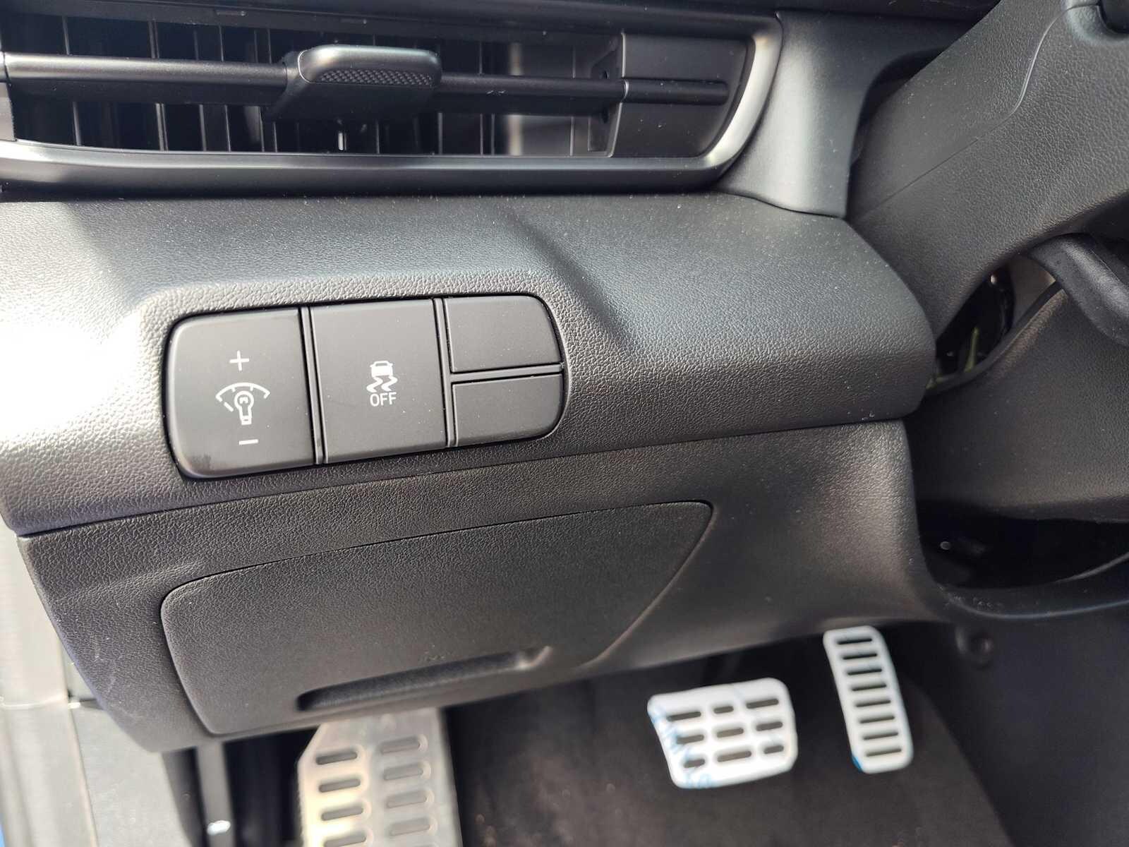 Thumbnail: 2025 Hyundai Elantra - 15