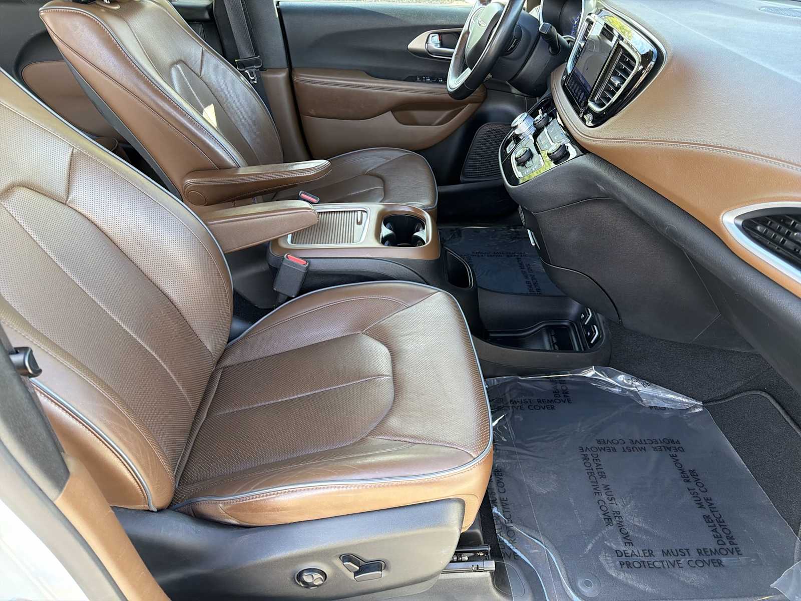 Thumbnail: 2017 Chrysler Pacifica - 20