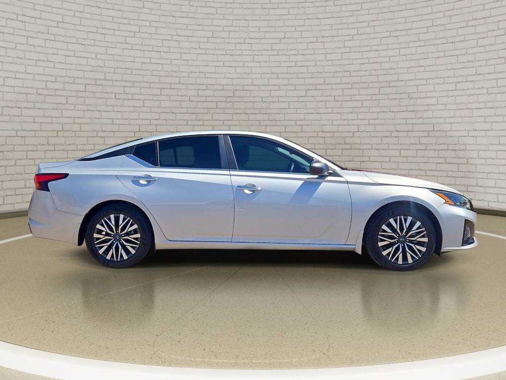 Certified 2024 Nissan Altima 2.5 SV Sedan