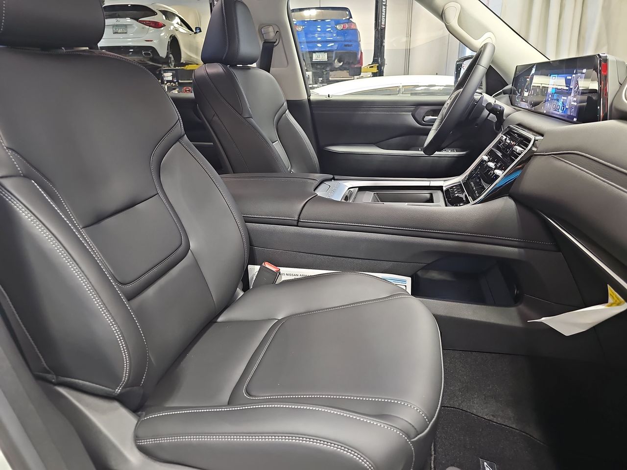 2025 Nissan Armada SV - Photo 10