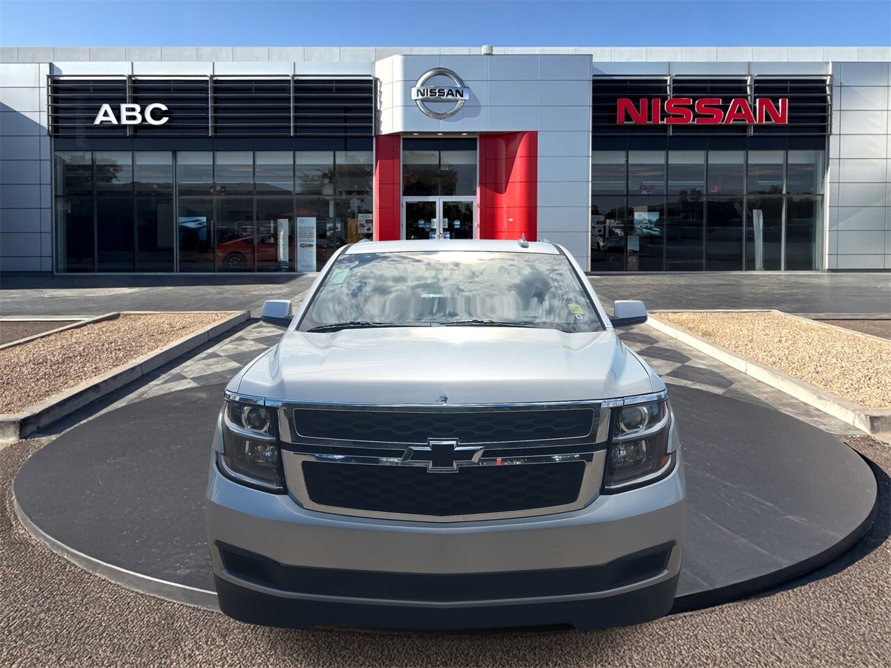 2017 Chevrolet Tahoe LS photo 2