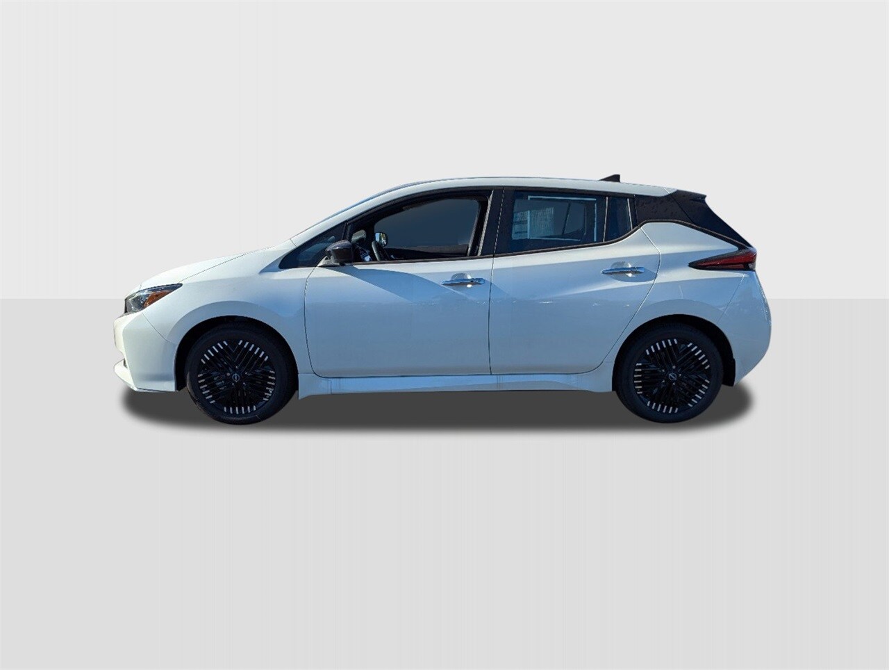 2025 Nissan Leaf SV Plus photo 2
