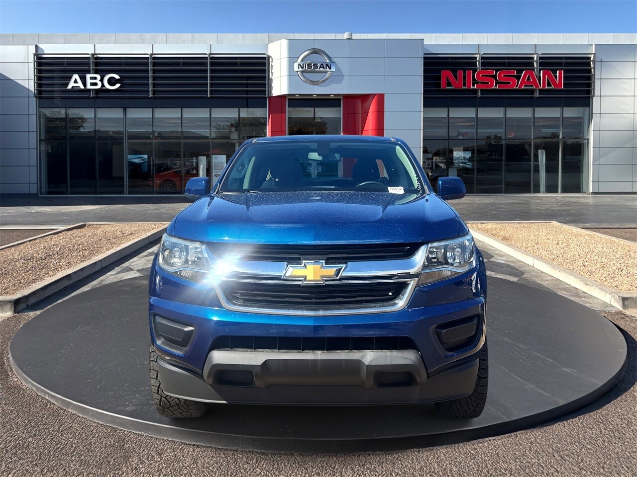 2019 Chevrolet Colorado LT photo 2