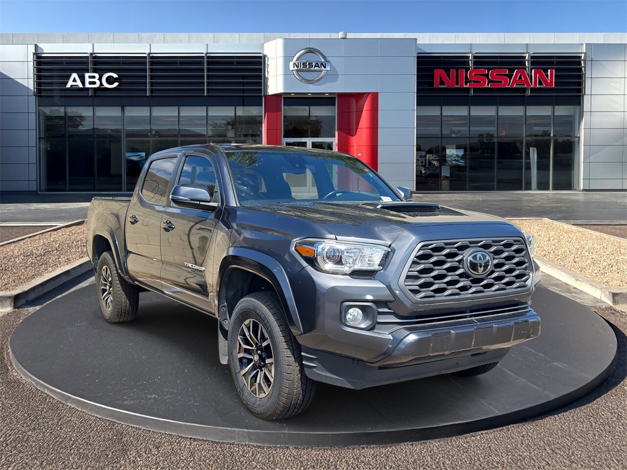 2021 Toyota Tacoma TRD Sport photo 3