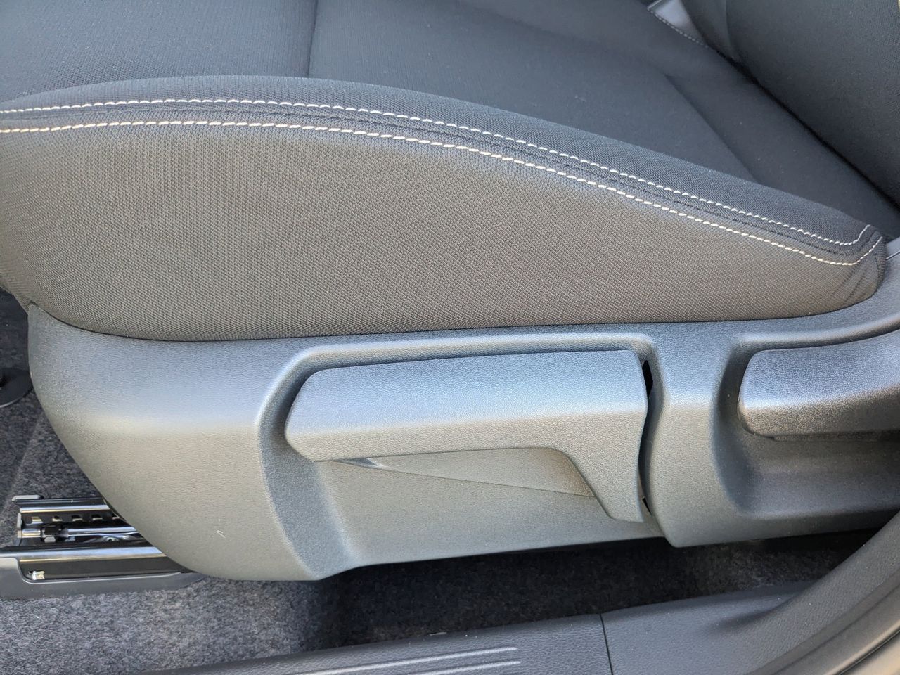 2026 Nissan Rogue S - Photo 12