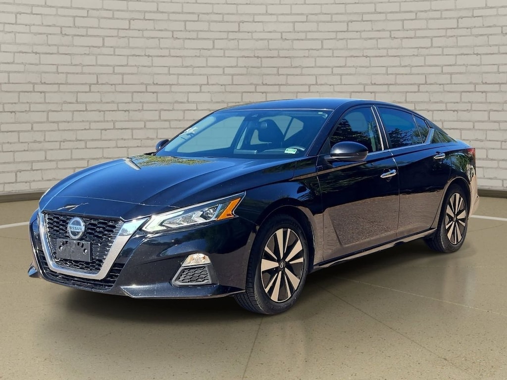 Used 2021 Nissan Altima 2.5 SV Sedan