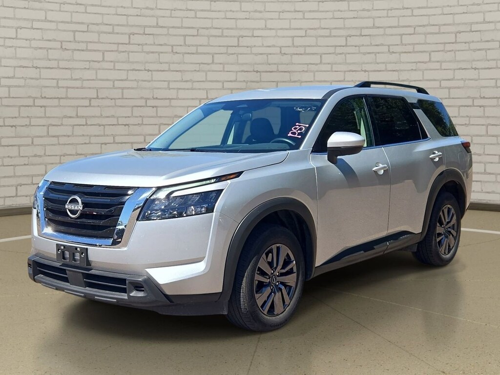 Used 2025 Nissan Pathfinder SV SUV