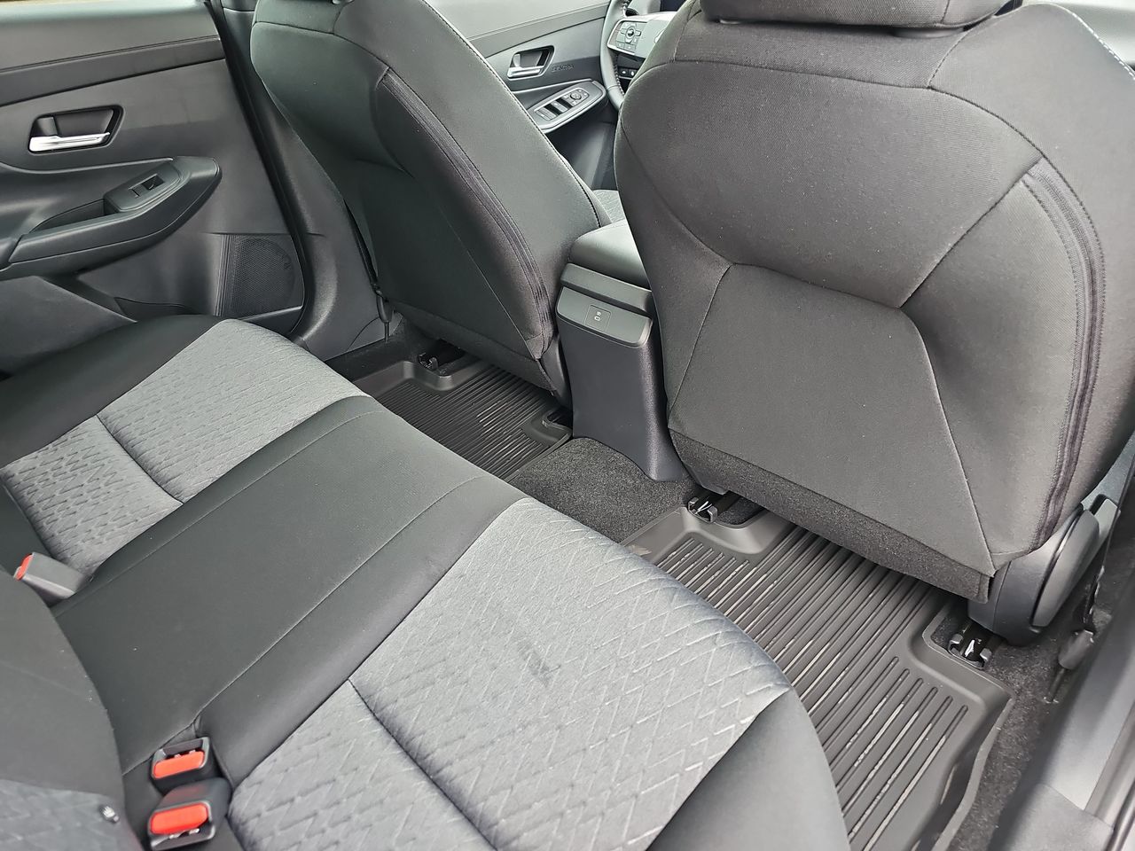 2026 Nissan Sentra SV - Photo 11