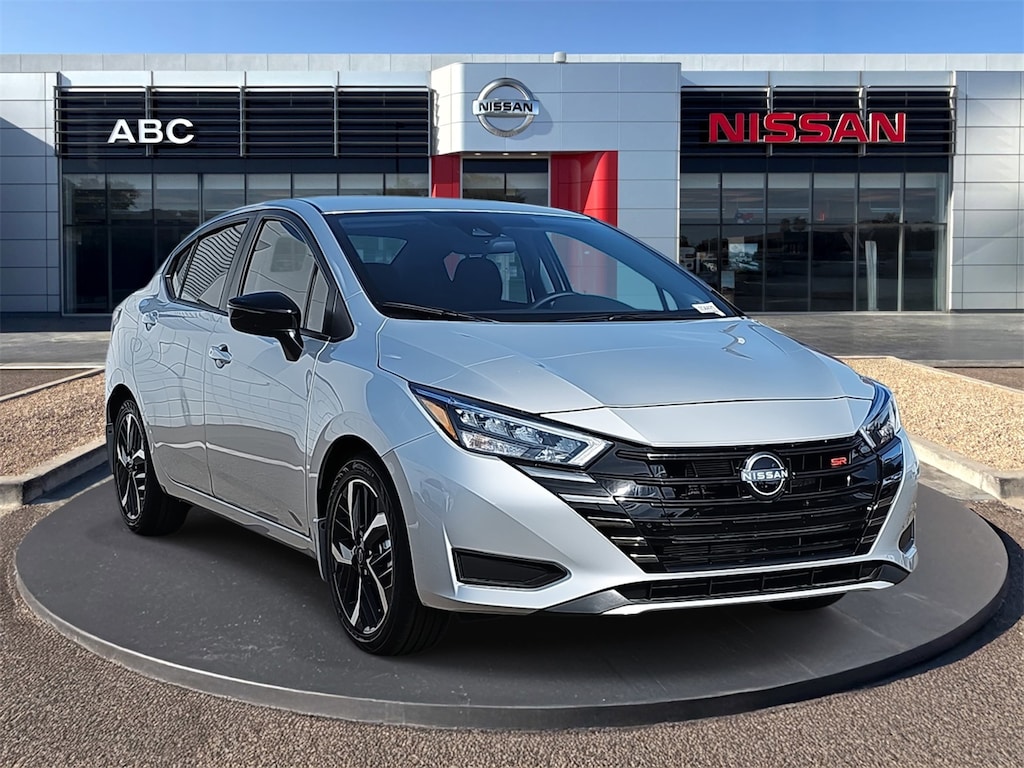 New 2025 Nissan Versa 1.6 SR Sedan