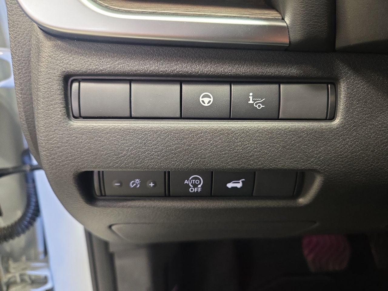 2025 Nissan Rogue Platinum - Photo 26