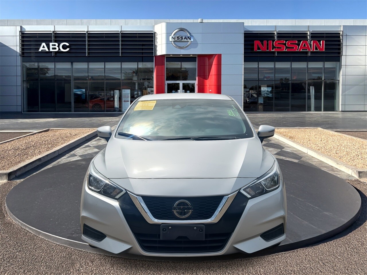 2021 Nissan Versa 1.6 SV photo 2