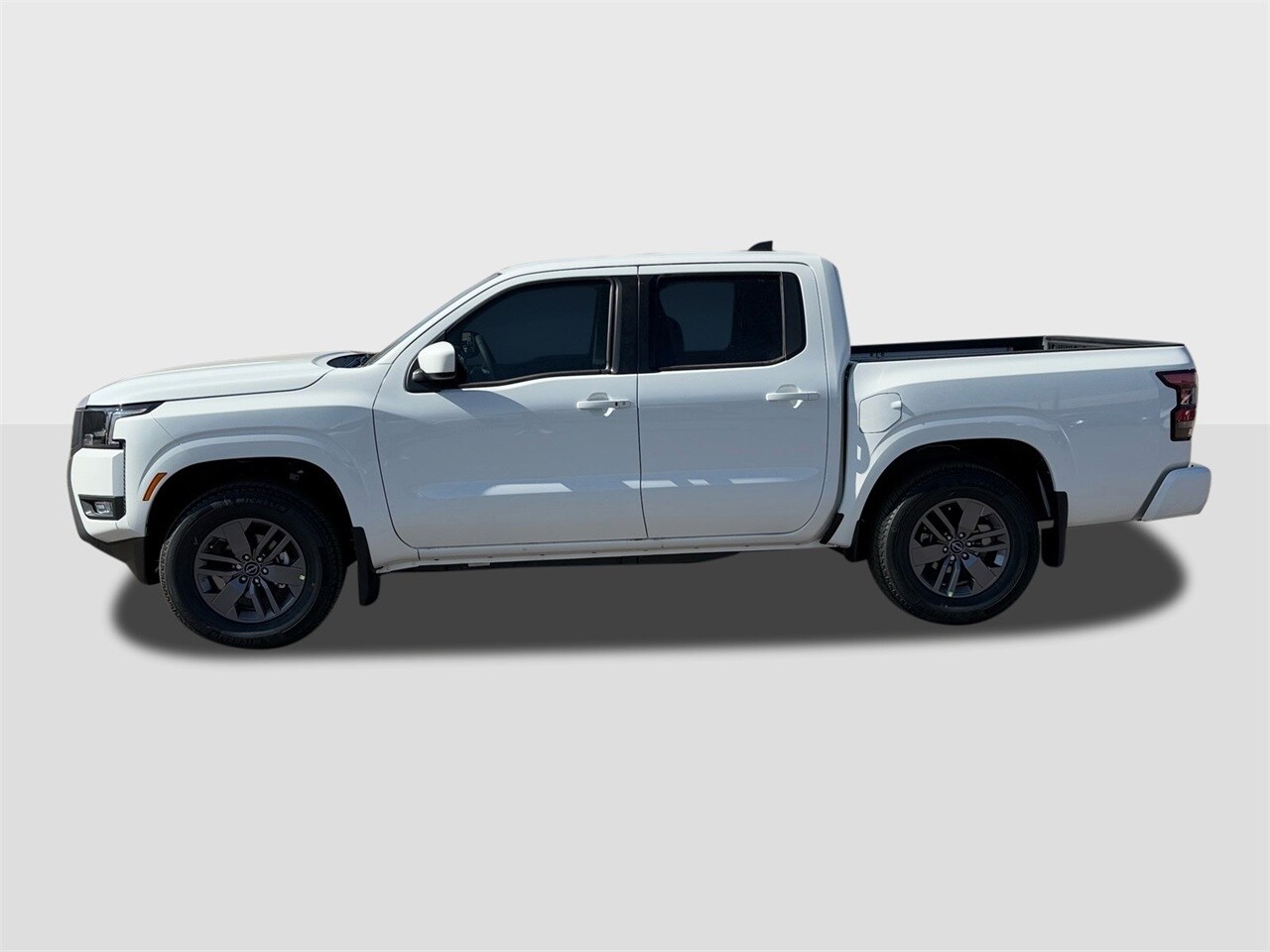 2025 Nissan Frontier SV photo 2
