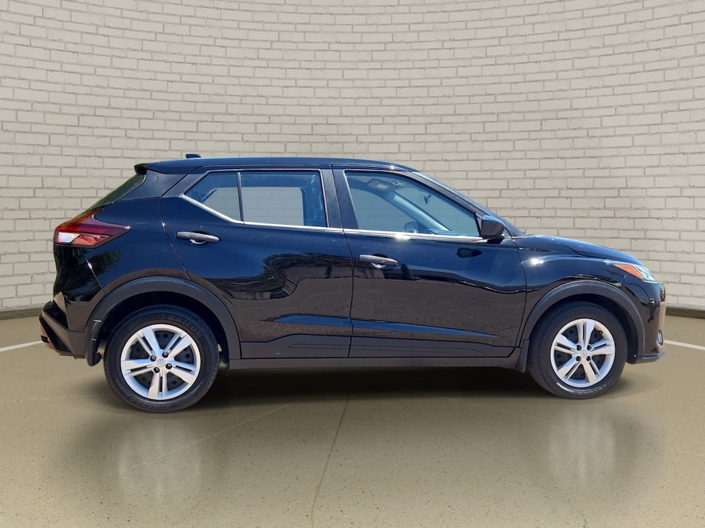Used 2025 Nissan Kicks Play S SUV
