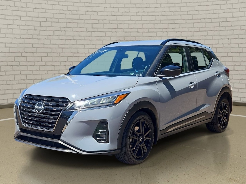 Used 2022 Nissan Kicks SR SUV