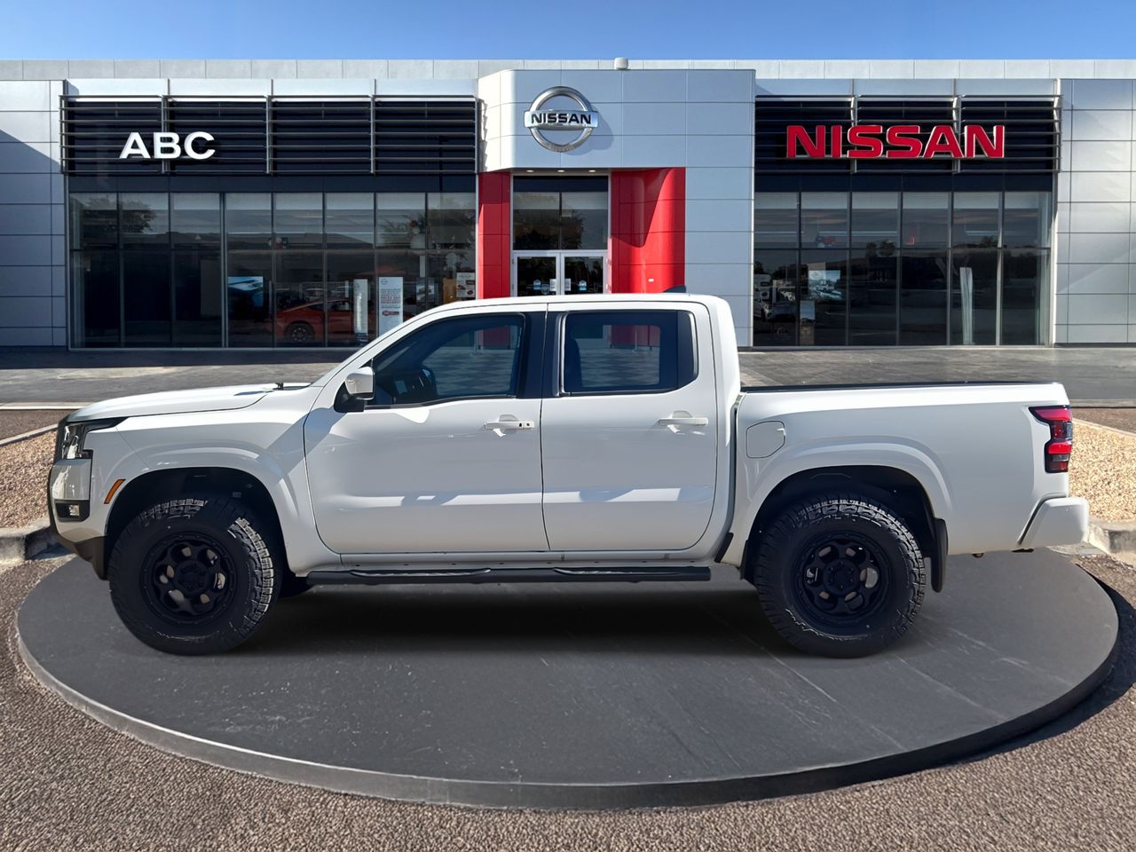 2025 Nissan Frontier SV - Photo 8