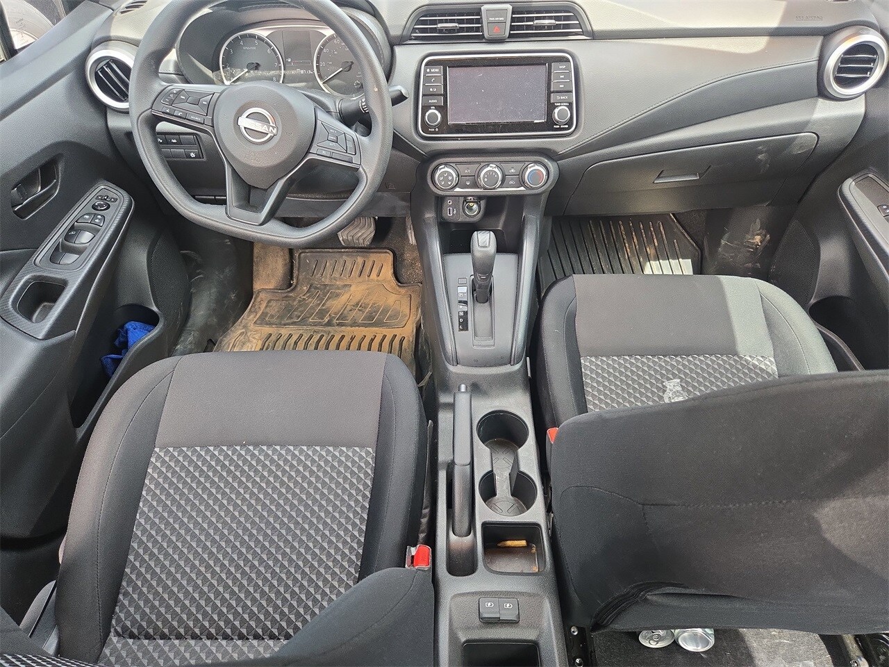 2024 Nissan Versa 1.6 S photo 4