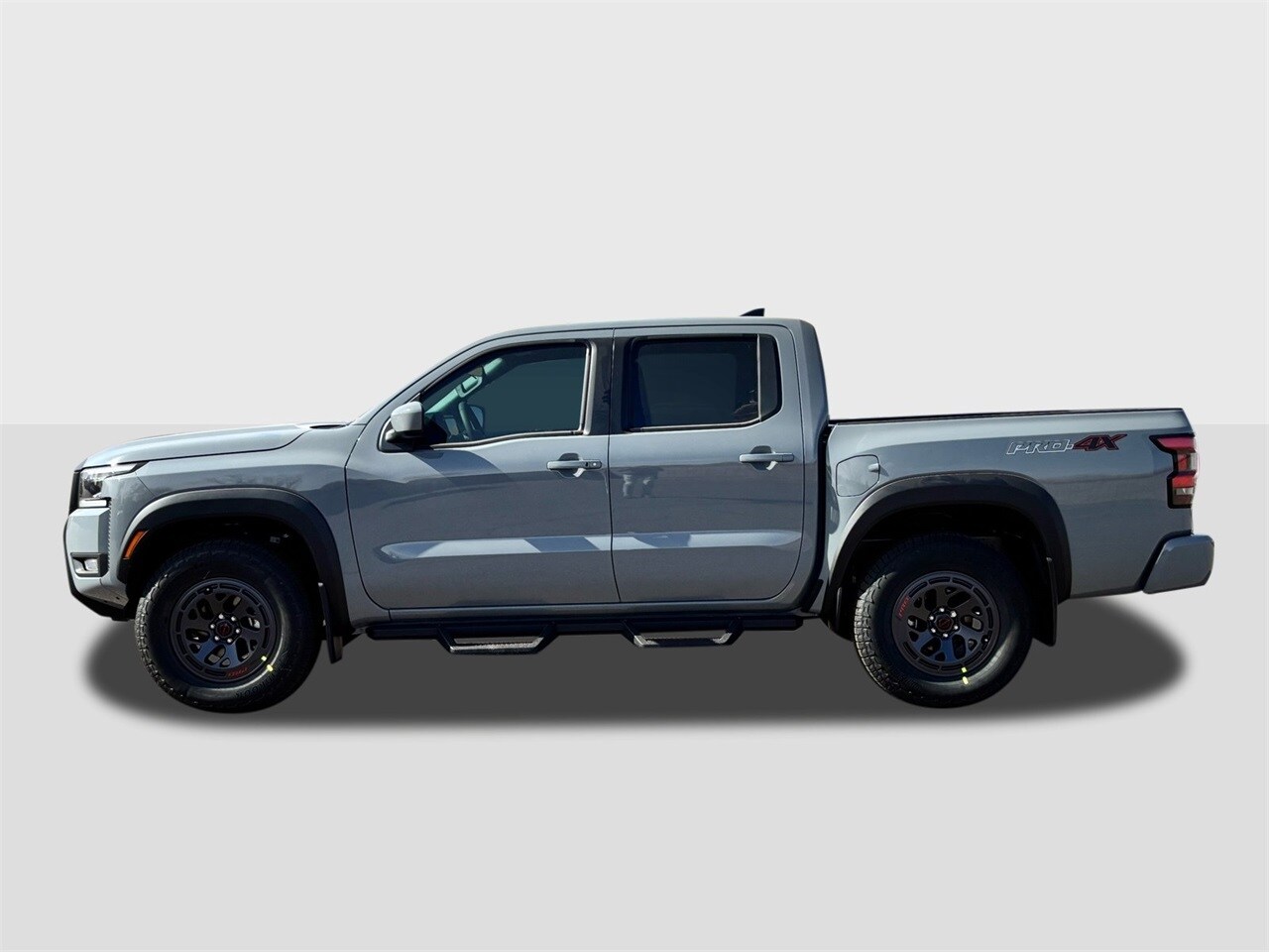 2025 Nissan Frontier PRO-4X photo 2