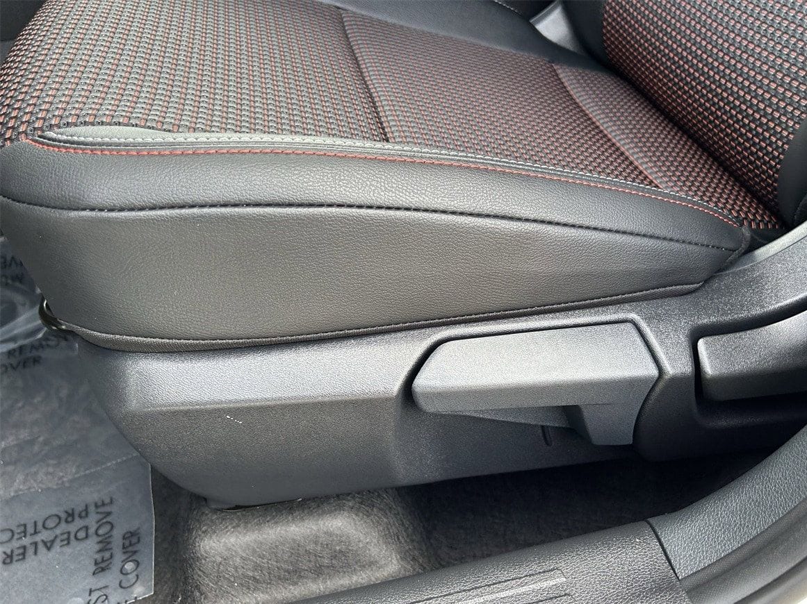 2026 Nissan KICKS SR - Photo 21