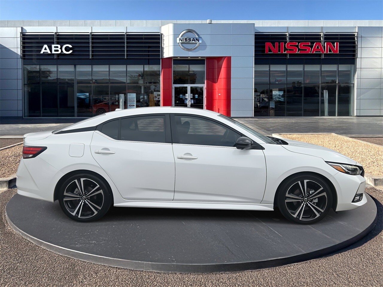 2023 Nissan Sentra SR photo 4