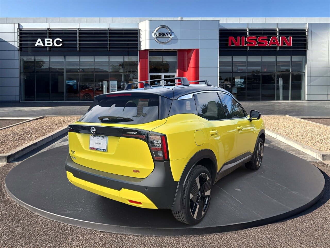 2026 Nissan Kicks SR photo 3