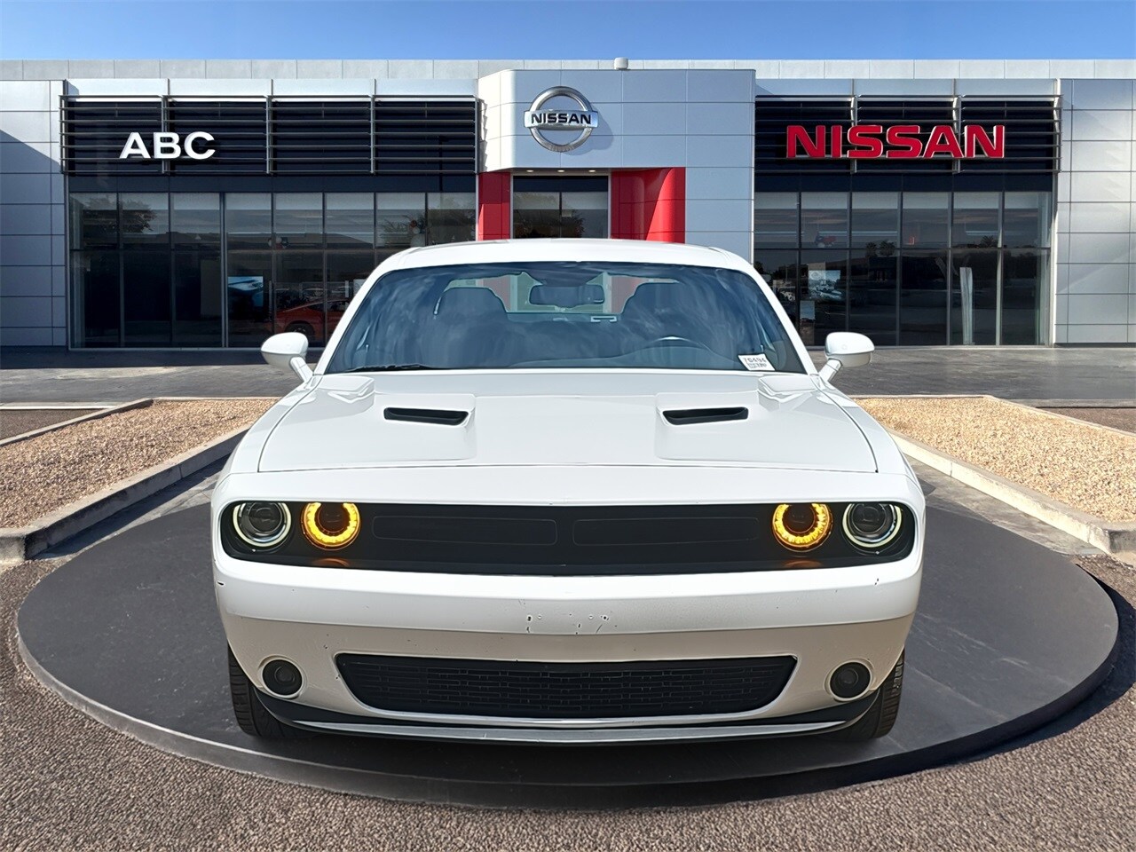 2022 Dodge Challenger SXT photo 2