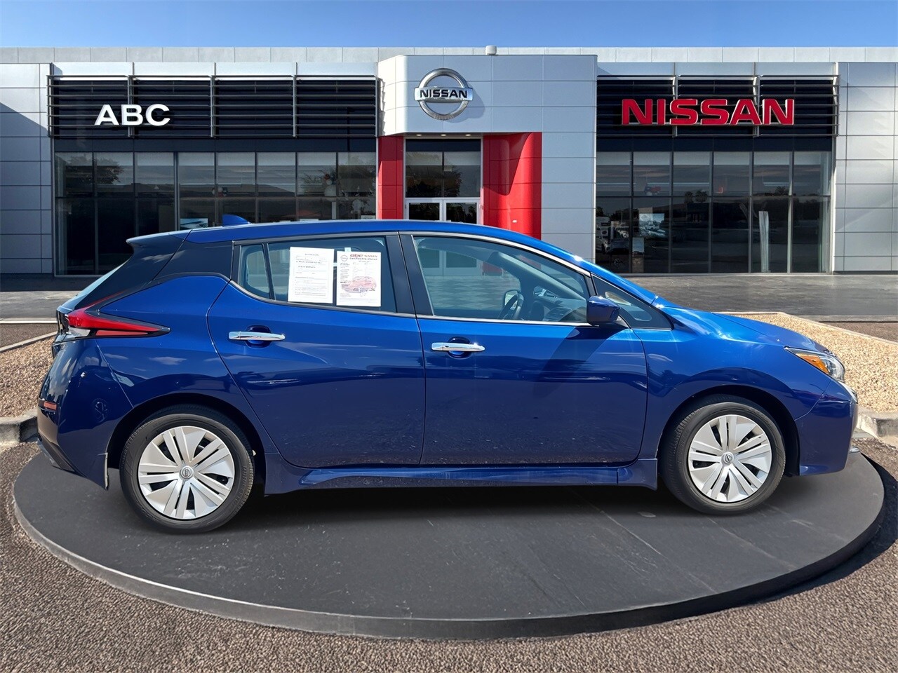 2023 Nissan Leaf S photo 4