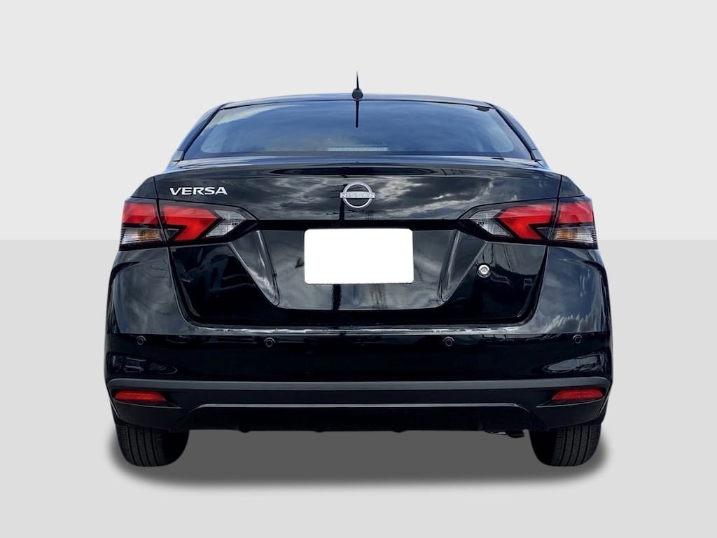 New 2025 Nissan Versa 1.6 S Sedan