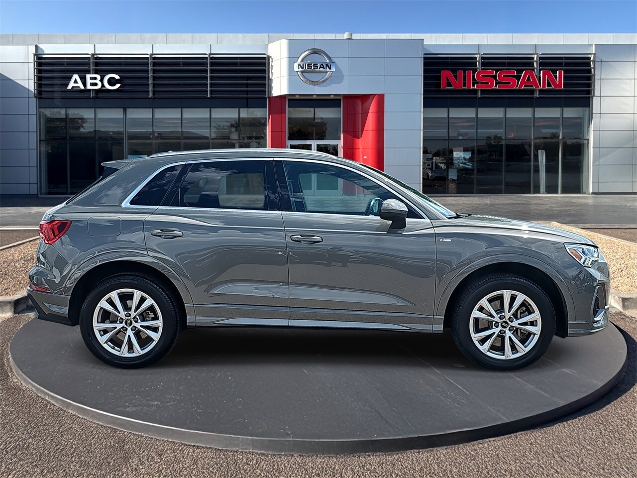 2023 Audi Q3 Premium S line photo 4