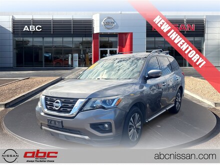 2017 Nissan Pathfinder SV SUV