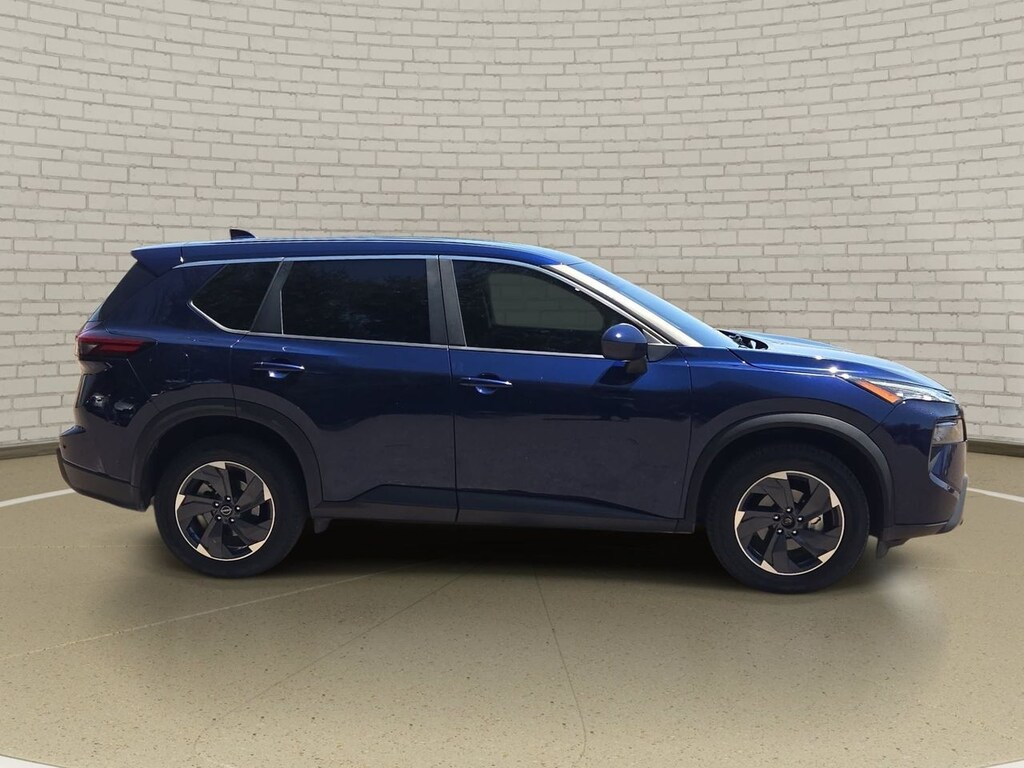 Used 2024 Nissan Rogue SV SUV