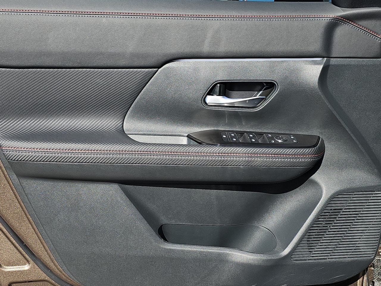 2026 Nissan KICKS SR - Photo 26