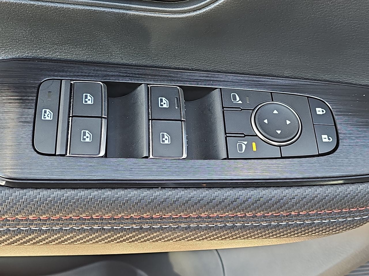 2026 Nissan KICKS SR - Photo 27