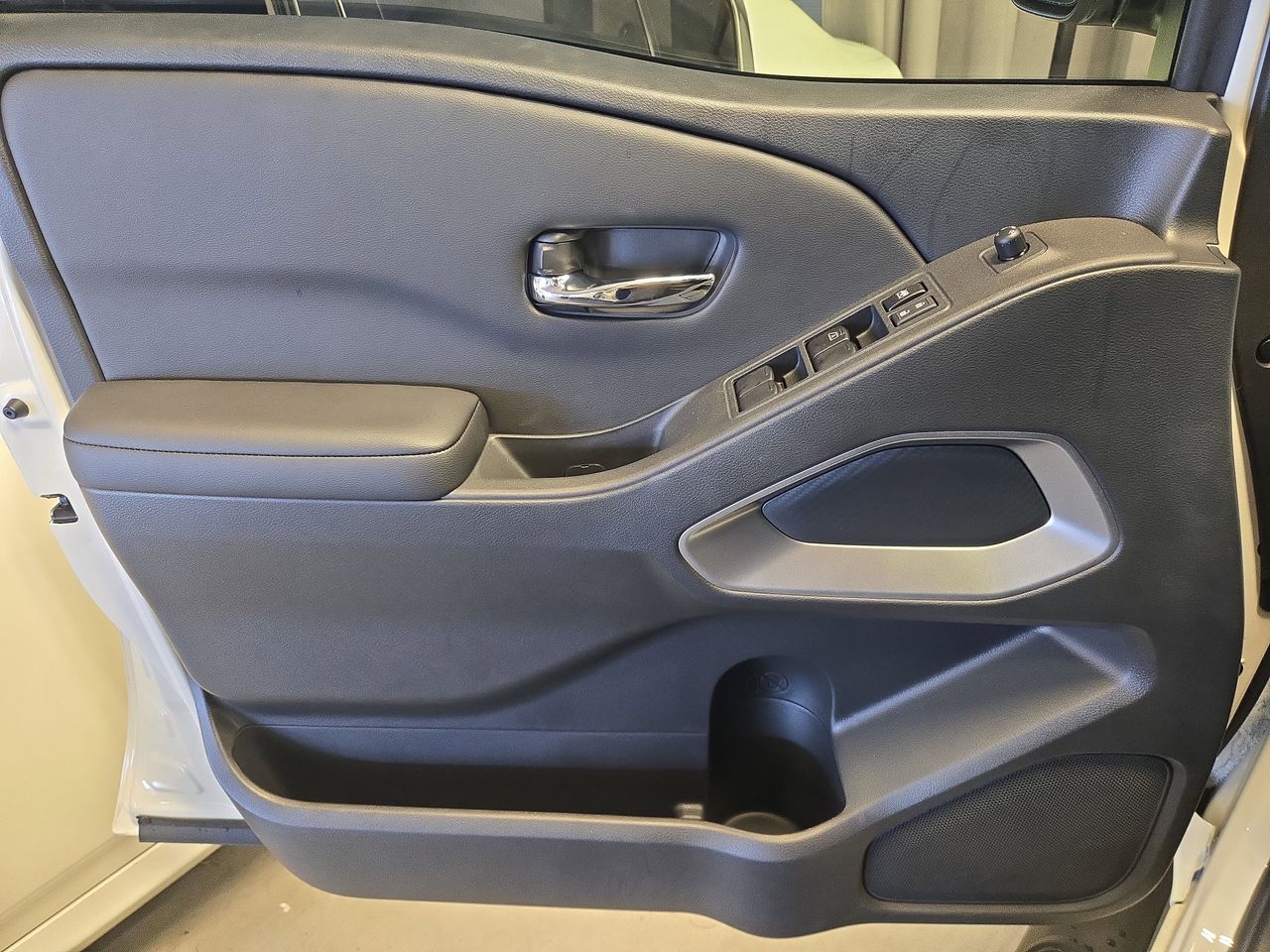 2025 Nissan Frontier SV - Photo 24