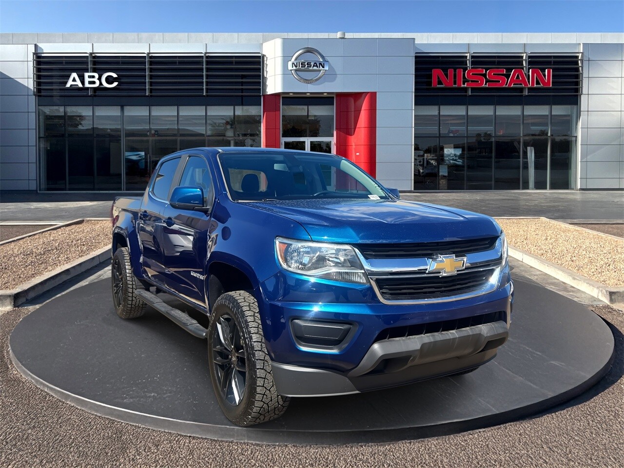 2019 Chevrolet Colorado LT photo 3