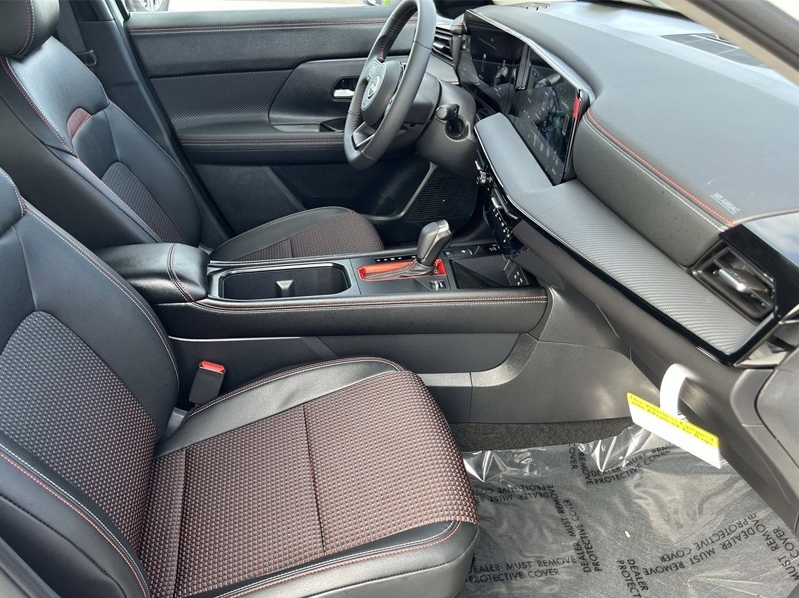 2026 Nissan KICKS SR - Photo 10