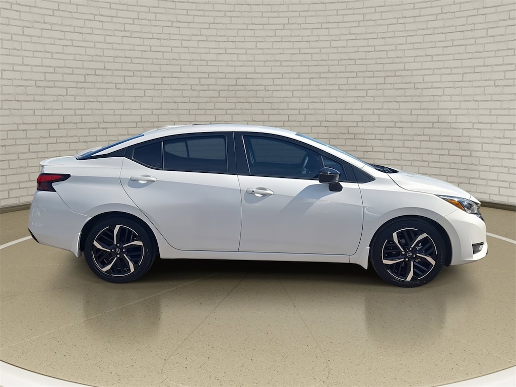 Certified 2025 Nissan Versa 1.6 SR Sedan