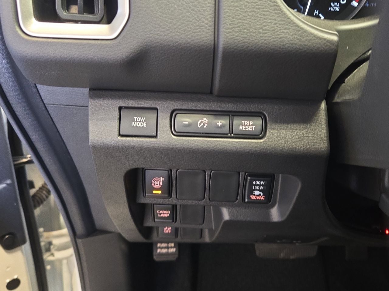 2025 Nissan Frontier SV - Photo 23