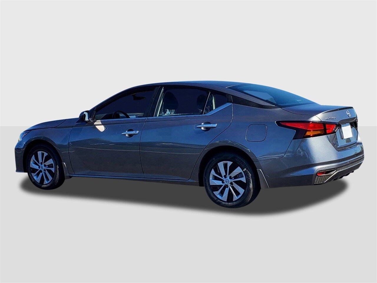2025 Nissan Altima S photo 3