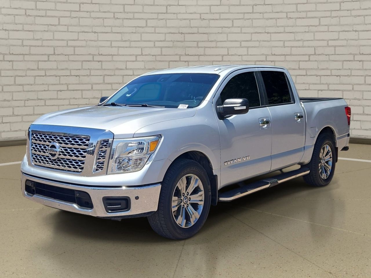 2018 Nissan Titan SV 4X2 Crew Cab's photo