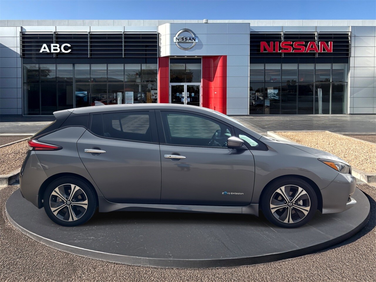 2018 Nissan Leaf SL photo 4