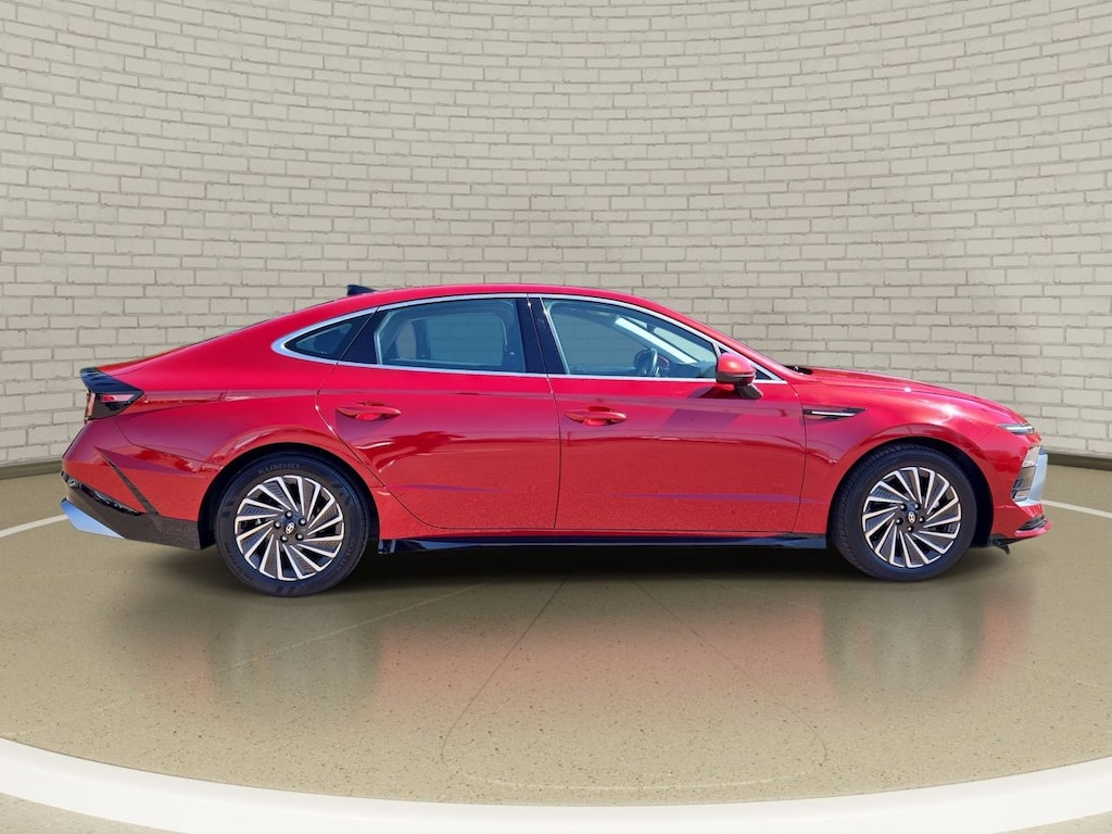 Used 2025 Hyundai Sonata Hybrid SEL Sedan