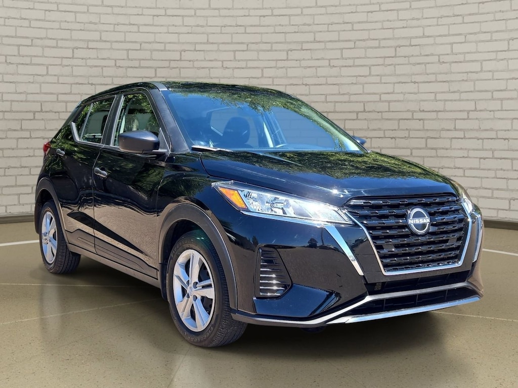 Used 2025 Nissan Kicks Play S SUV