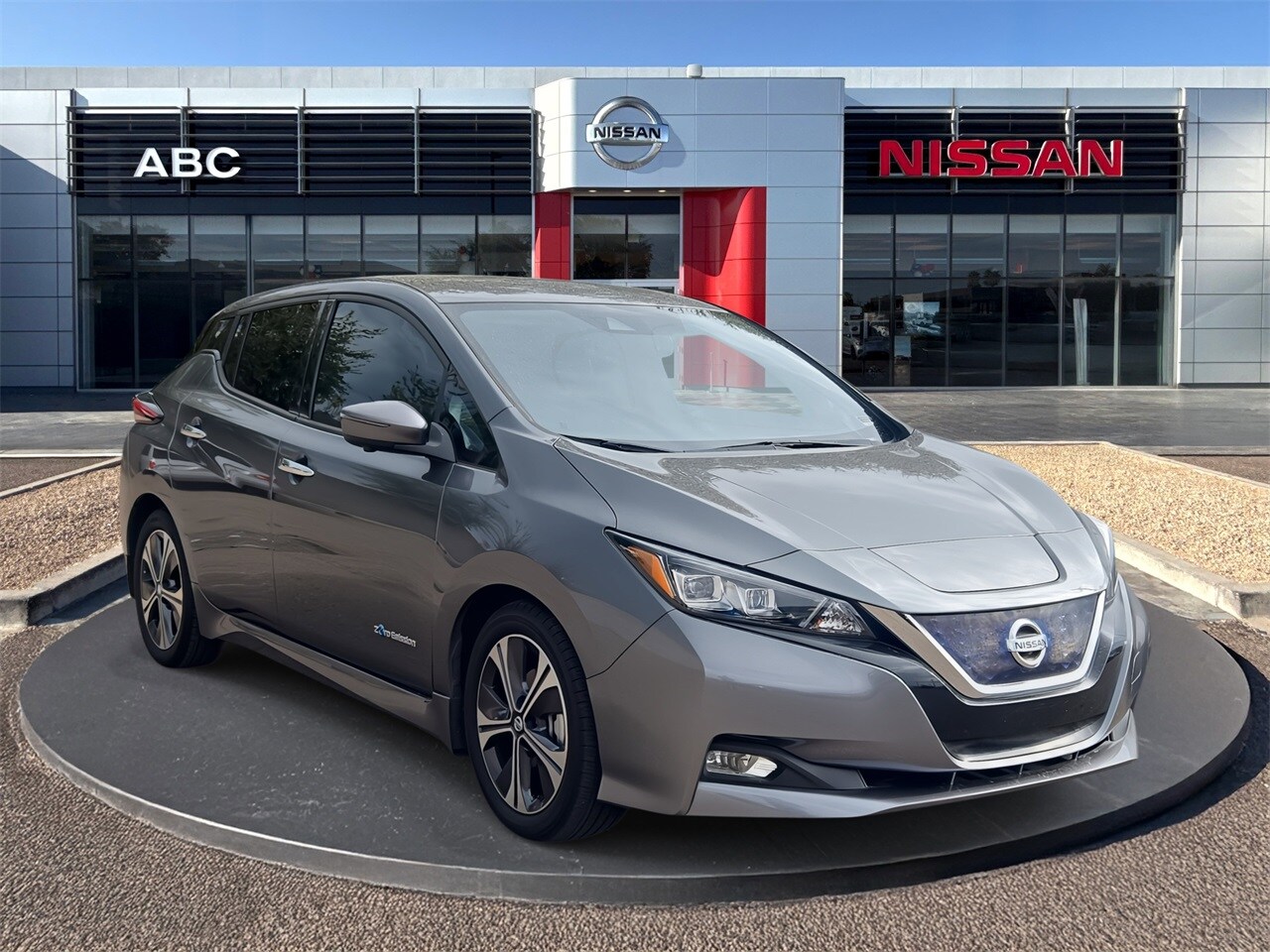 2018 Nissan Leaf SL photo 3