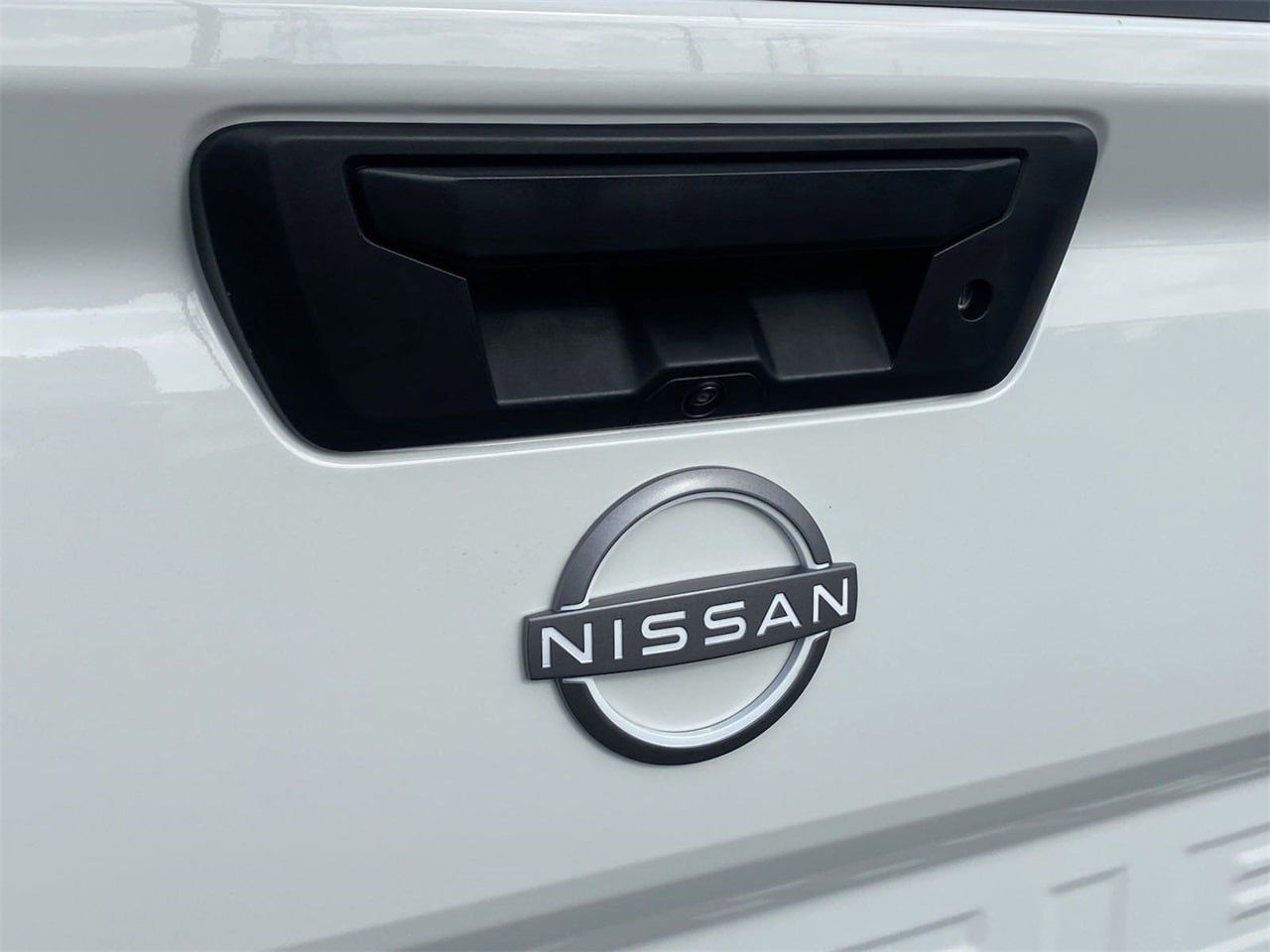 2025 Nissan Frontier SV - Photo 9