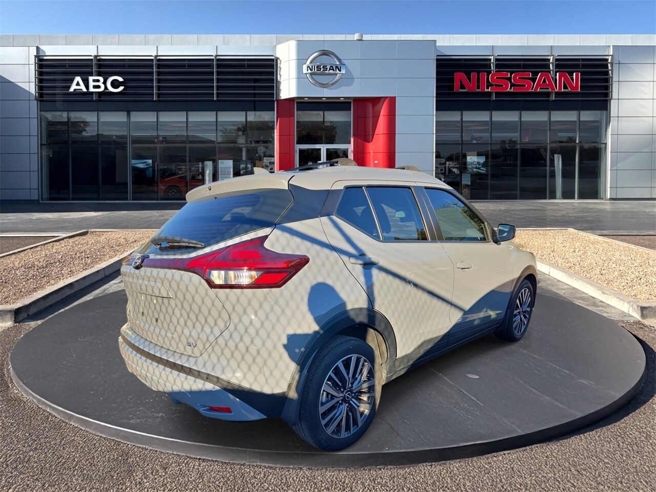 2022 Nissan Kicks SV photo 4