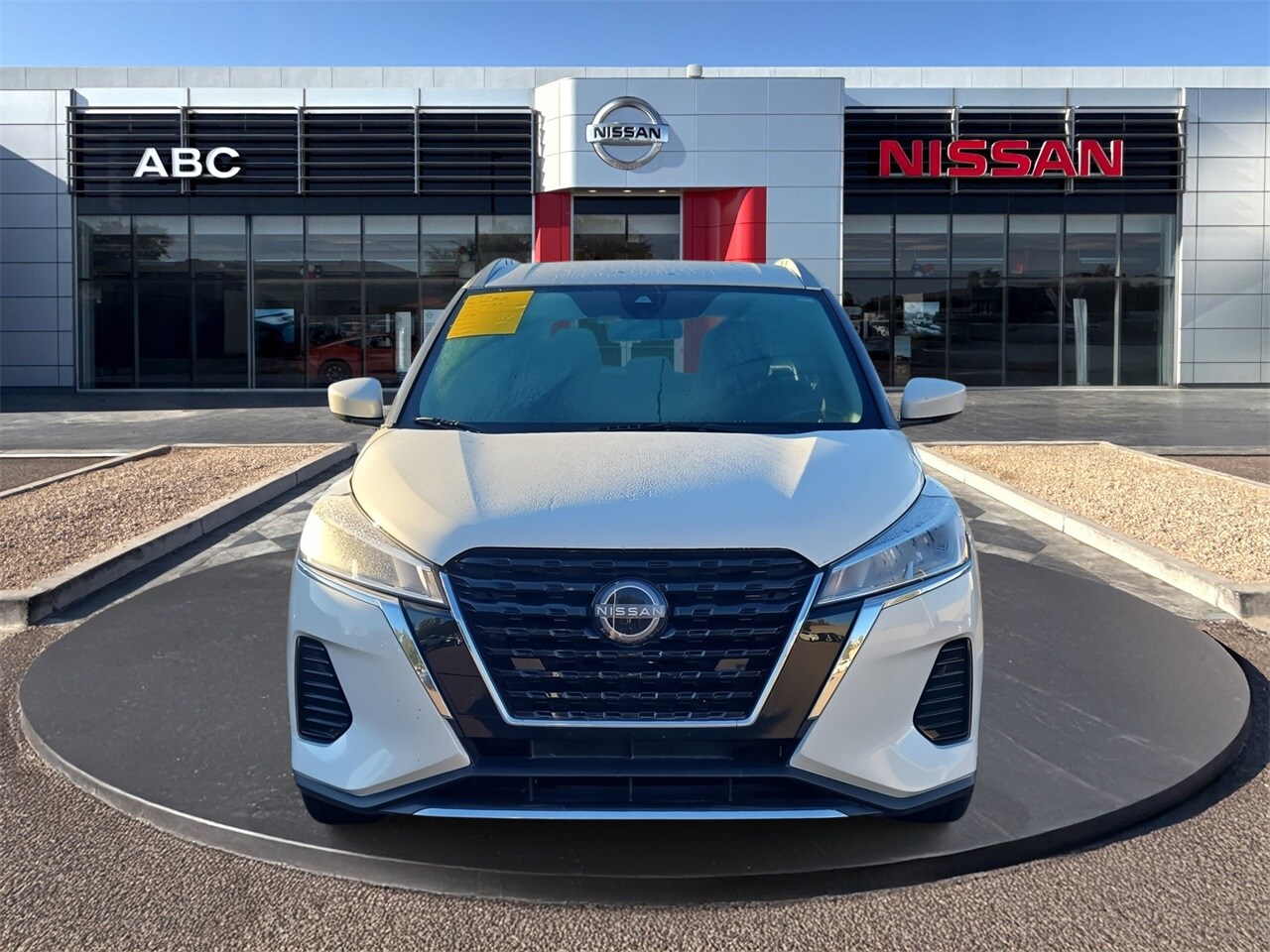 2023 Nissan Kicks SV photo 2