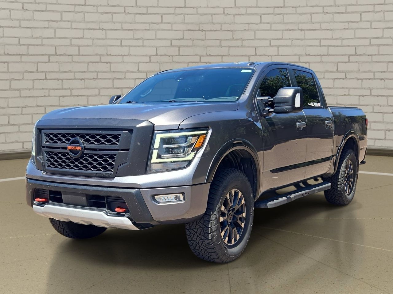 2021 Nissan Titan PRO-4X 4X4 Crew Cab's photo